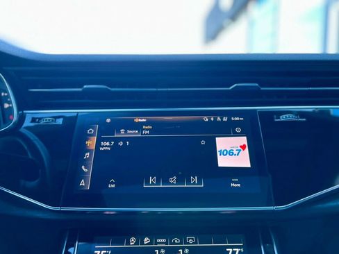 Used 2022 Audi Q8 Premium Plus w/ Premium Plus Package image 23