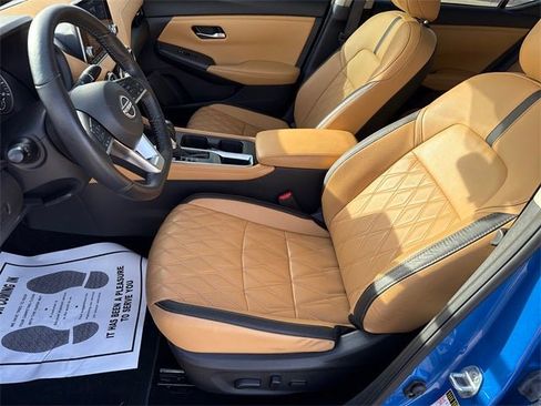 Used 2025 Nissan Sentra SV w/ SV Premium Package image 17