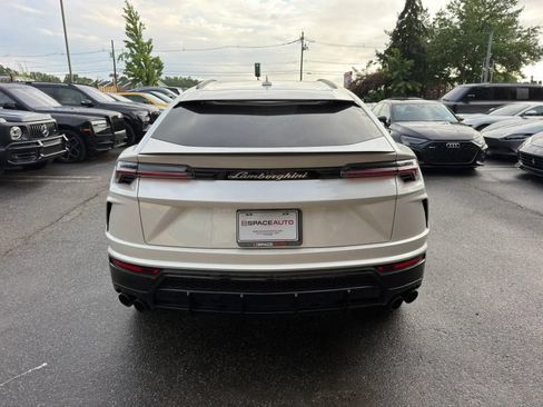 Used 2022 Lamborghini Urus AWD/4WD image 12
