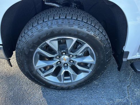 New 2026 Chevrolet Silverado 1500 LT image 32