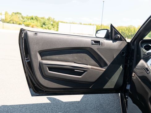 Used 2012 Ford Mustang GT w/ Brembo Brake Pkg image 31