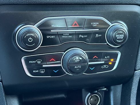 Used 2019 Dodge Charger SXT w/ Blacktop Package AWD/4WD image 22