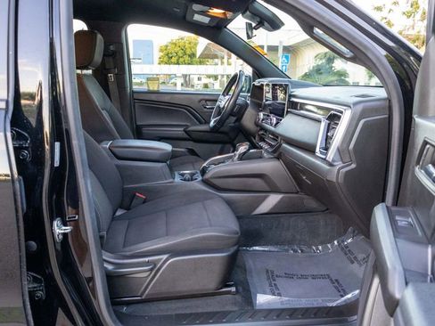 Used 2024 GMC Canyon Elevation image 15