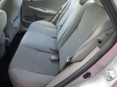 Used 2011 Toyota Corolla LE FWD image 25