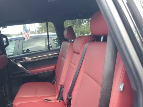 Used 2023 Lexus GX 460 Premium image 12