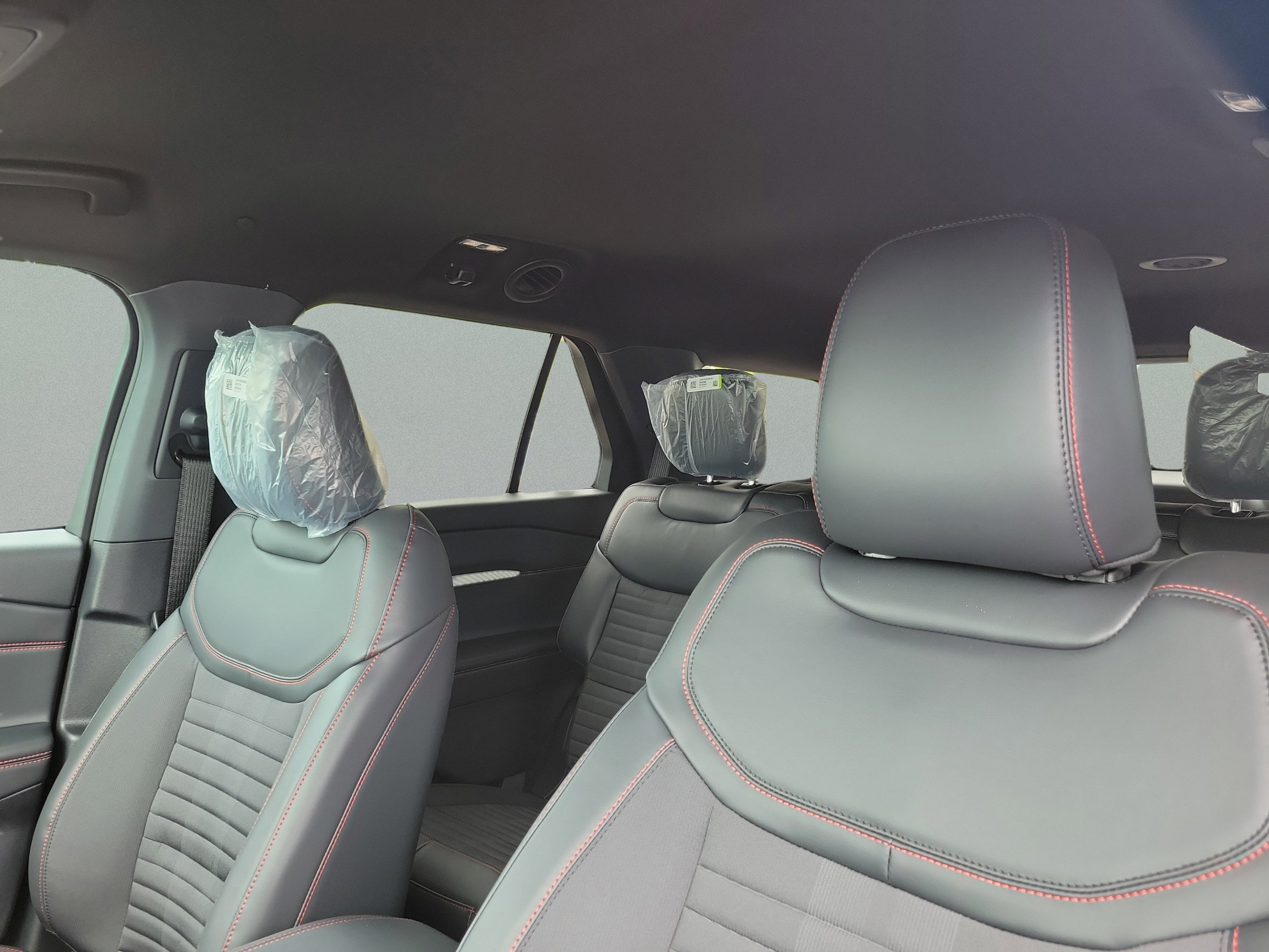 New 2026 Ford Explorer ST-Line w/ ST-Line Street Pack RWD image 18