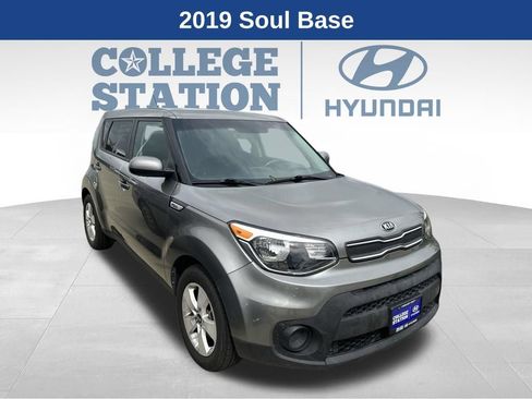 Used 2019 Kia Soul FWD image 1