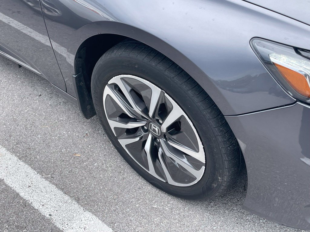 Used 2018 Honda Accord Touring image 9