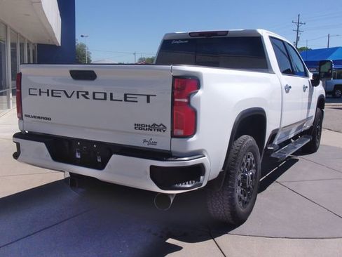 Used 2025 Chevrolet Silverado 2500 High Country w/ Technology Package AWD/4WD image 19