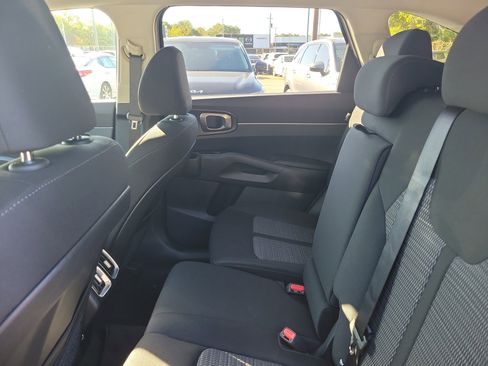 New 2026 Kia Sorento LX image 11