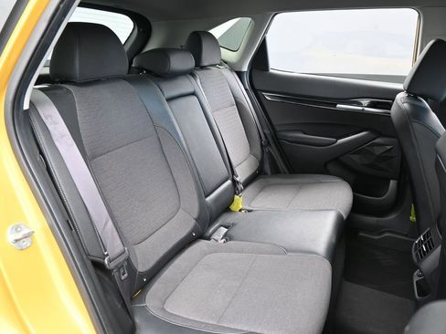 Used 2023 Kia Seltos S image 40