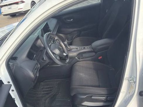 Used 2024 Honda HR-V Sport image 4
