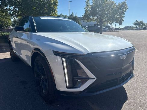Used 2024 Cadillac Lyriq Sport w/ Nappa Leather Package AWD/4WD image 7