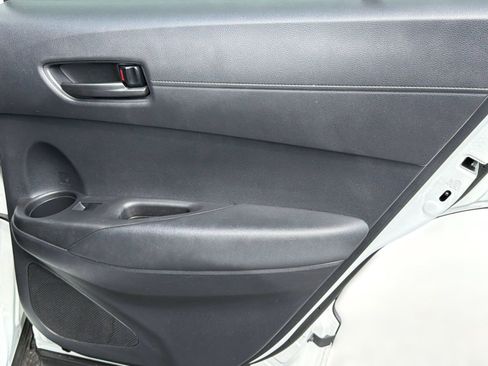 Used 2024 Toyota Corolla Cross AWD Hybrid image 27