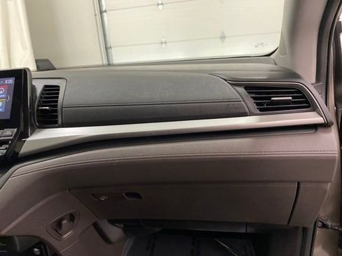 Used 2018 Honda Odyssey Touring image 42