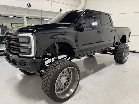 Used 2024 Ford F350 Platinum image 7