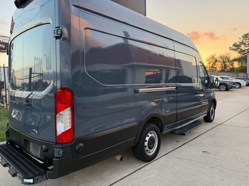 Used 2020 Ford Transit 250 148 High Roof Extended RWD image 4