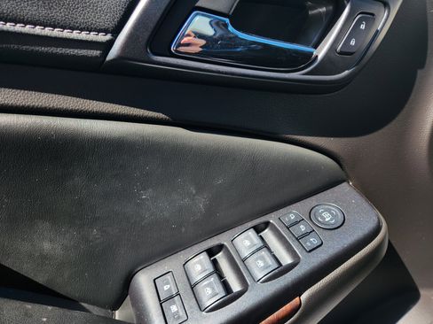 Used 2017 GMC Yukon SLT image 18