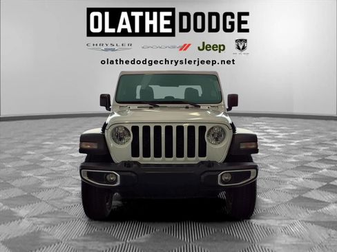 Used 2023 Jeep Gladiator Sport image 27