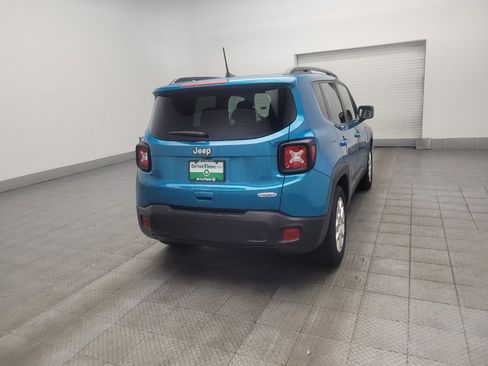 Used 2021 Jeep Renegade Latitude FWD image 9