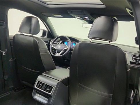 Used 2024 Volkswagen Atlas Cross Sport SEL Premium R-Line image 27