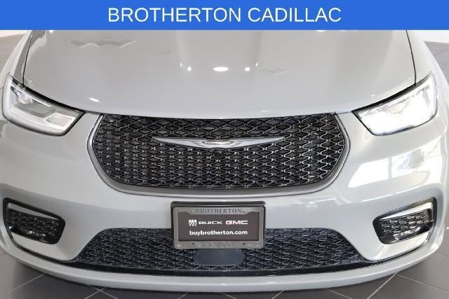 Used 2023 Chrysler Pacifica Limited w/ S Appearance Package FWD image 12