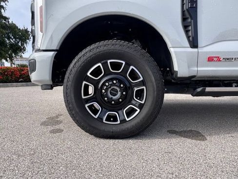 Used 2025 Ford F250 Platinum AWD/4WD image 7