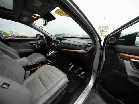 Used 2020 Honda CR-V Touring image 25