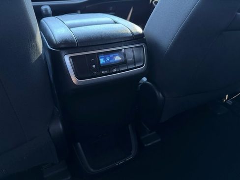 Used 2019 Toyota Highlander LE FWD image 16