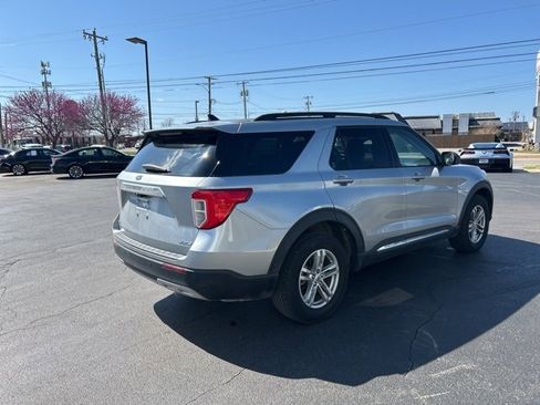 Used 2023 Ford Explorer XLT w/ Equipment Group 202A image 6