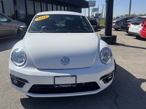 Used 2014 Volkswagen Beetle R-Line FWD image 3