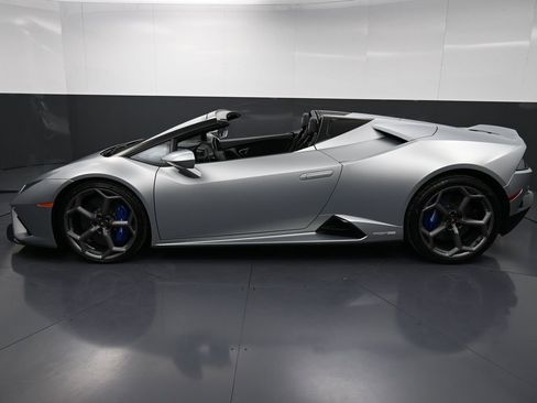 Used 2022 Lamborghini Huracan EVO image 32