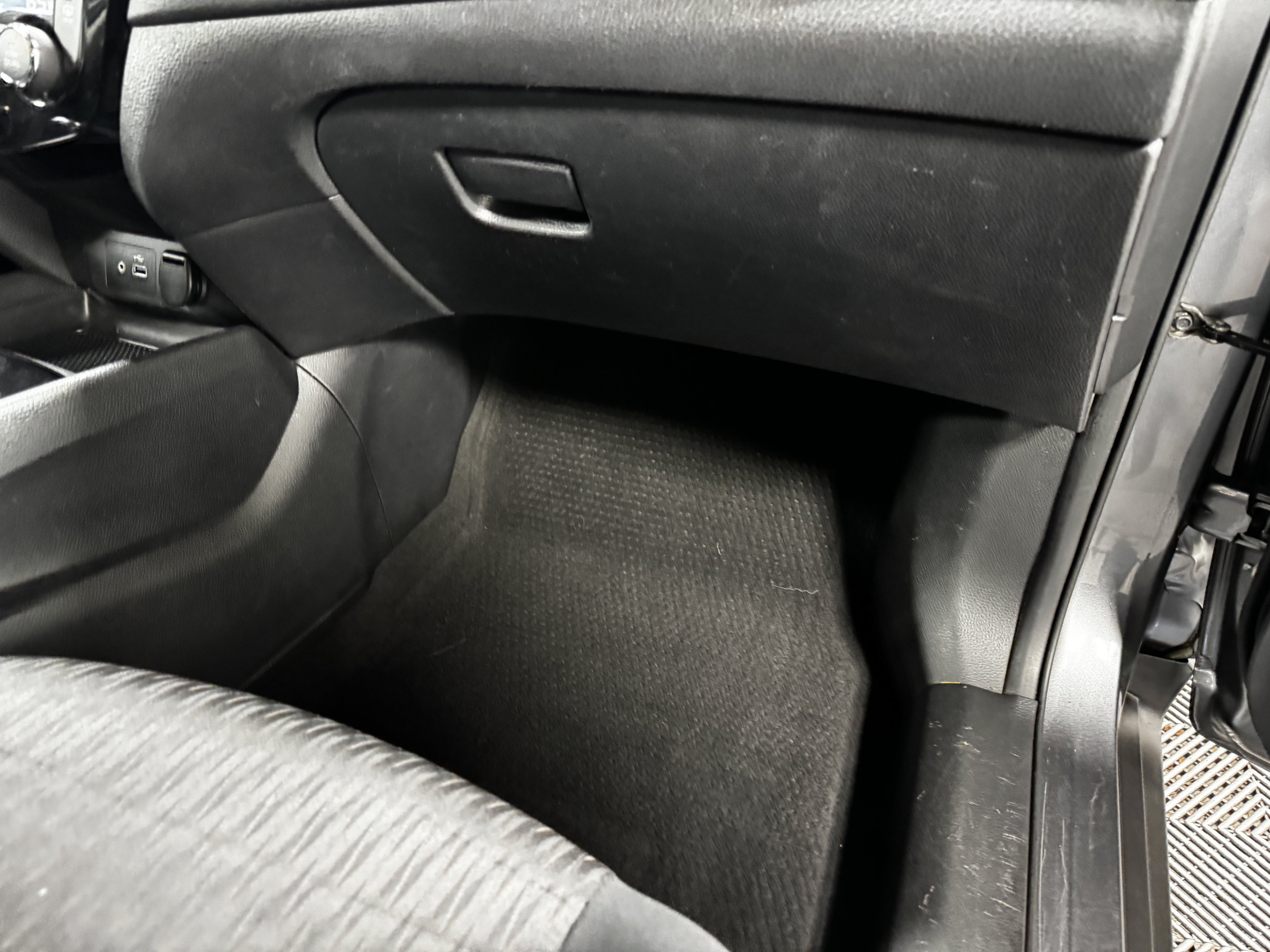 Used 2019 Nissan Rogue SV FWD image 31