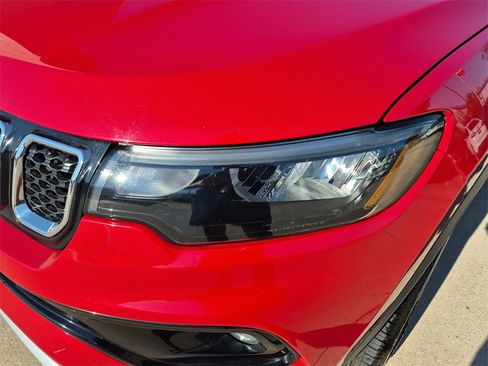 Used 2024 Jeep Compass Limited image 10