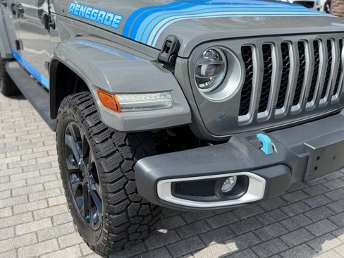 Used 2021 Jeep Wrangler Unlimited Sahara w/ Cold Weather Group AWD/4WD image 13
