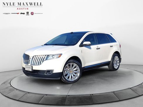 Used 2013 Lincoln MKX FWD image 1