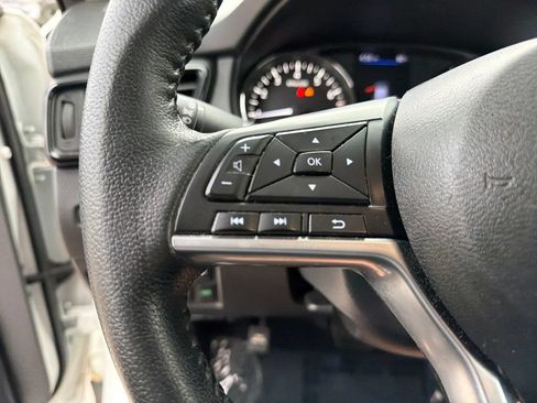 Used 2020 Nissan Rogue SV FWD image 21