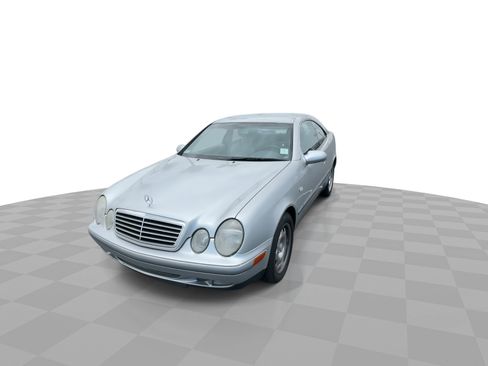 Used 1999 Mercedes-Benz CLK 320 Coupe image 4