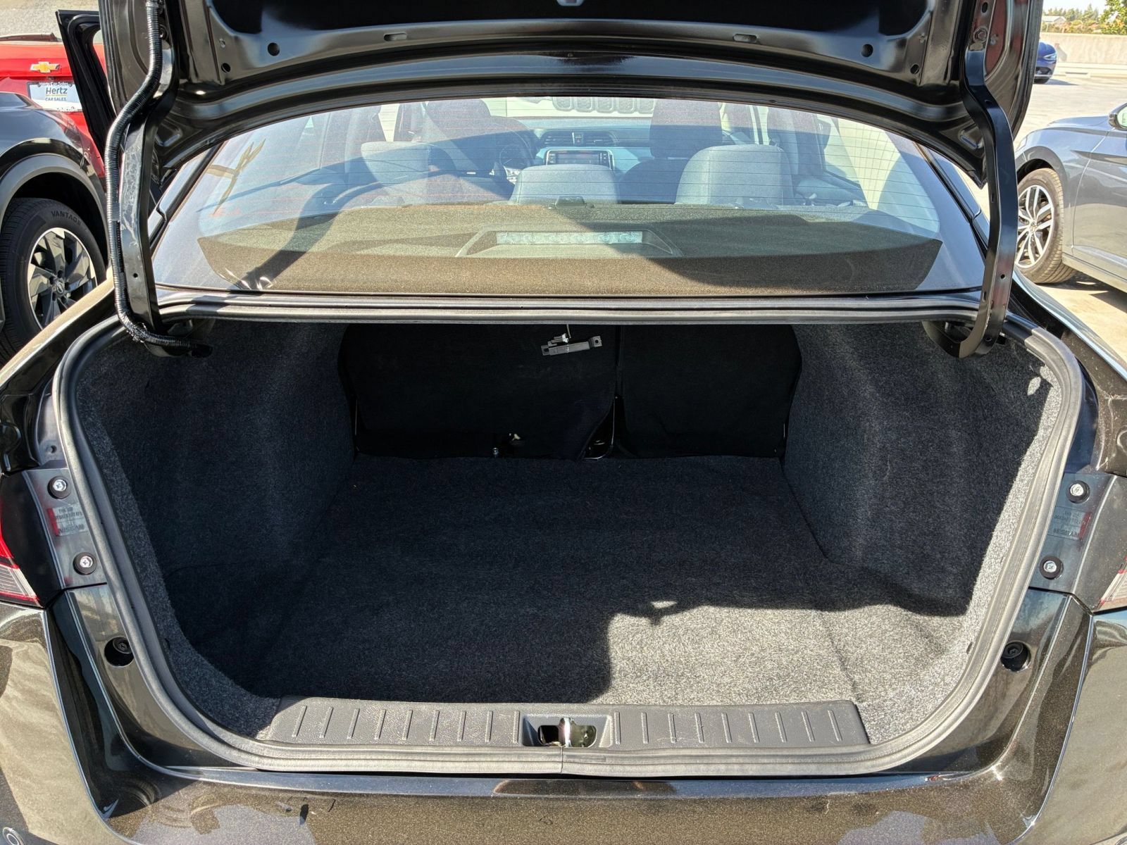 Used 2025 Nissan Versa SV FWD image 28