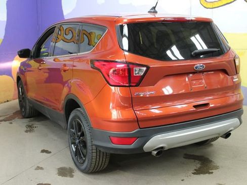 Used 2019 Ford Escape SE FWD image 6