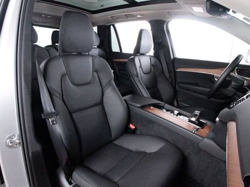 Certified 2025 Volvo XC90 B5 Plus w/ Protection Package Premier AWD/4WD image 21