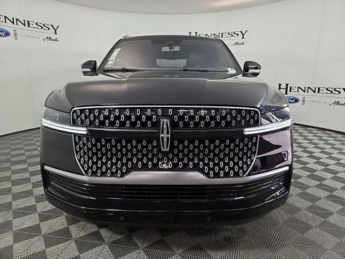 New 2025 Lincoln Navigator L Reserve AWD/4WD image 2