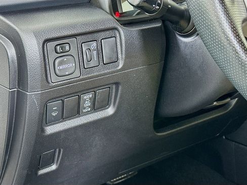 Used 2014 Toyota 4Runner SR5 image 10