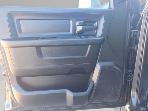 Used 2024 RAM 3500 Tradesman w/ Chrome Appearance Group image 29