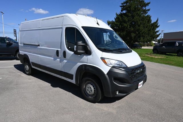 Used 2025 RAM ProMaster 2500 w/ Convenience Group FWD image 8