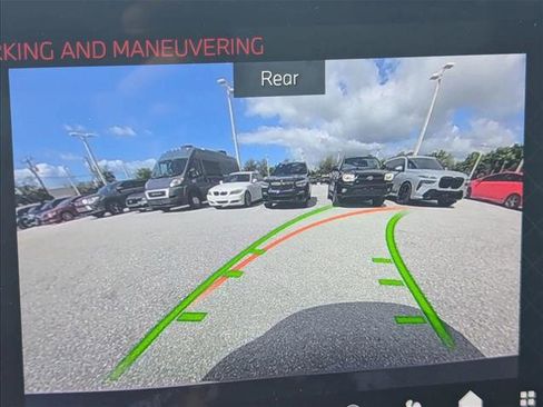 Used 2026 BMW 330i Sedan w/ Premium Package image 13