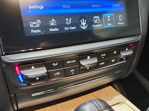Used 2017 Maserati Quattroporte S GranLusso RWD image 29