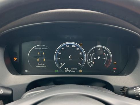 Used 2017 Jaguar F-PACE Prestige image 10