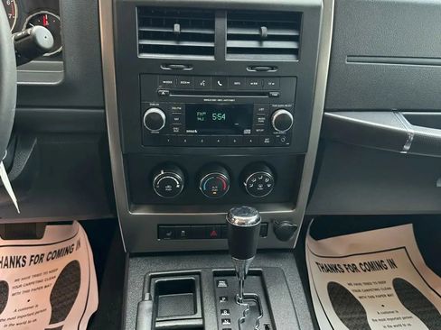 Used 2012 Jeep Liberty Sport image 14