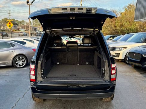 Used 2017 Land Rover Range Rover HSE image 9